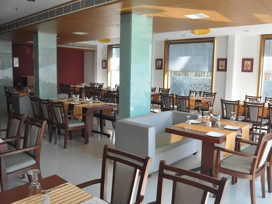 Hotel Niya Regency Thrissur